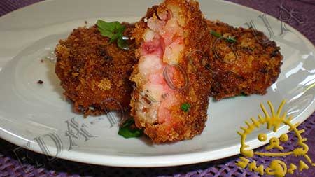 Рыбные котлеты с картофелем и свеклой