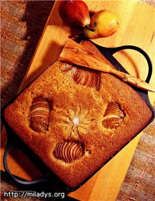 Постная коврижка с грушами