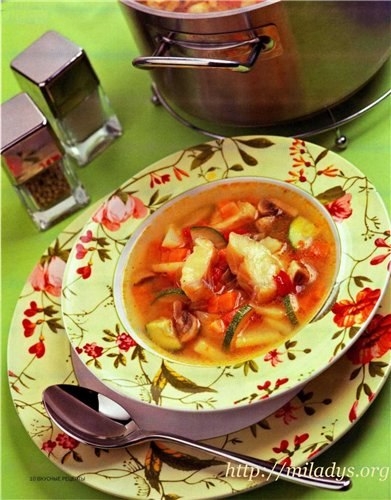 Суп с рыбой, грибами и овощами