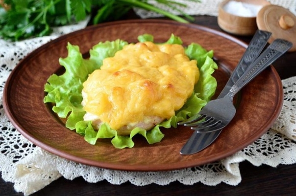 Курица,запеченная с ананасами и сыром Курица,запеченная с ананасами и сыром