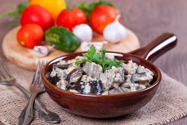 БАКЛАЖАНЫ В СМЕТАНЕ - ВКУСНО И В ГОРЯЧЕМ, И В ХОЛОДНОМ ВИДЕ