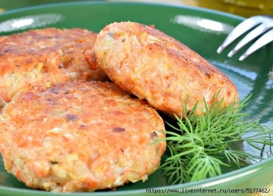 Котлеты рыбные с квашеной капустой