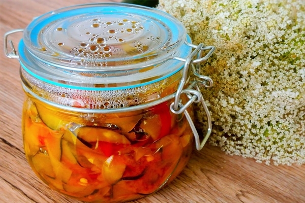 Салат из кабачков с овощами на зиму