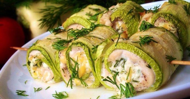 Рулетики из кабачков с куриной котлетой