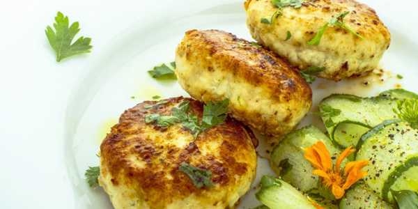 МЯСНЫЕ КОТЛЕТЫ С КАБАЧКАМИ