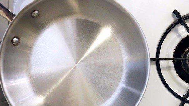 Чистим до блеска: экосредство для металлической посуды!