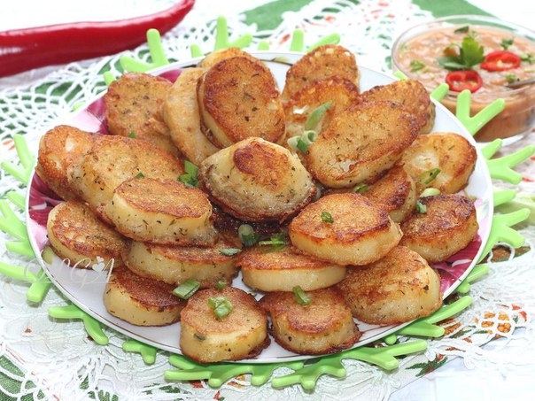 Картофель в кляре с грибным соусом ...