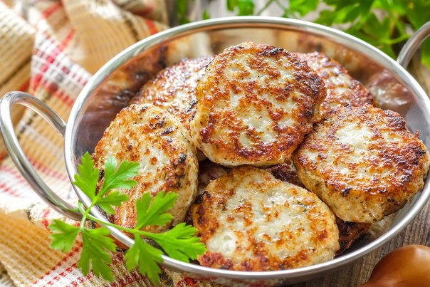 Рецепт &laquo;моментальных&raquo; куриных котлет