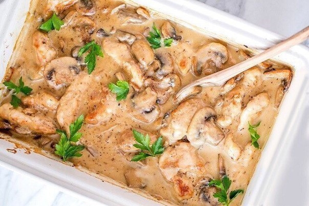КУРИНАЯ ГРУДКА В СОУСЕ С ГРИБОЧКАМИ
