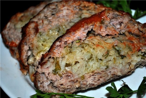 Мясной рулет с картофельной начинкой