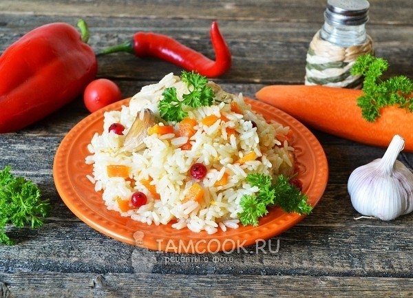 Плов из пропаренного риса с курицей