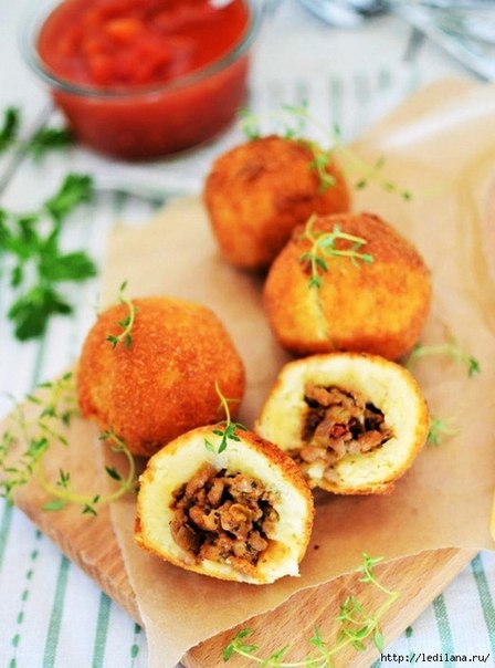 Картофельно-мясная закуска &laquo;Золотые шарики&raquo;
