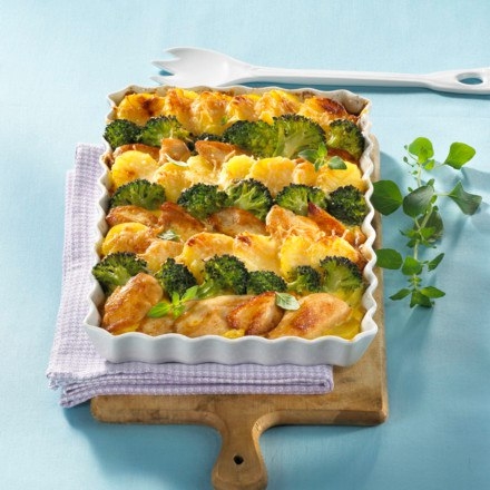 Картофельно-куриная запеканка с брокколи