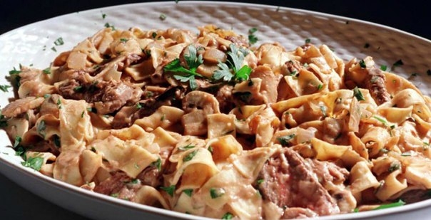 Бефстроганов из фарша с шампиньонами