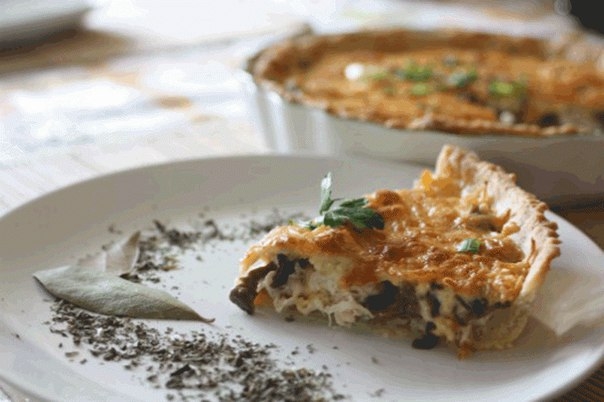 Пирог со вкусом настоящего жульена &mdash; &laquo;Курино-грибной жульен&raquo;.