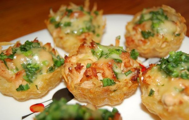 Запеченные цветы из картофеля под сырной корочкой