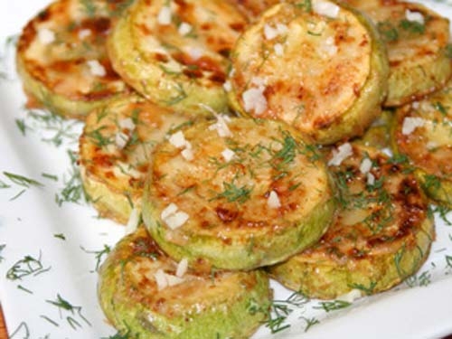 Жареные кабачки с чесноком и зеленью Жареные кабачки с чесноком и зеленью