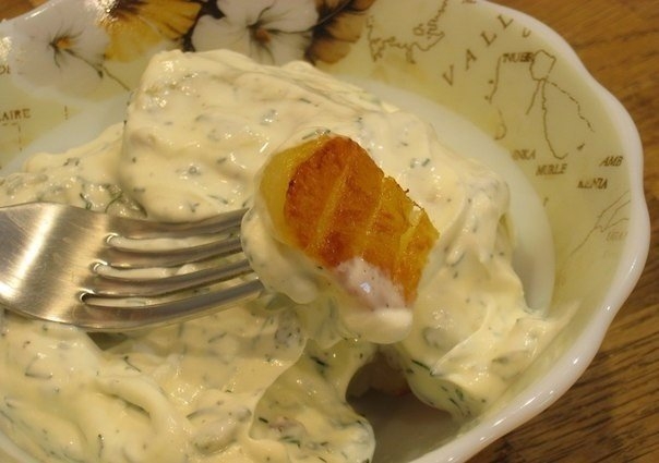 КАРТОШКА СО СМЕТАННЫМ СОУСОМ