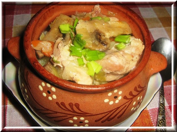 Жаркое с куриной грудкой в горшочке Жаркое с куриной грудкой в горшочке
