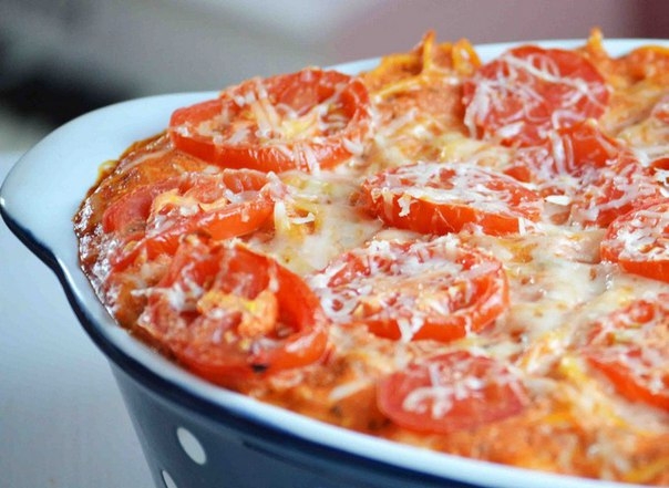 Макароны запеченные с помидорами