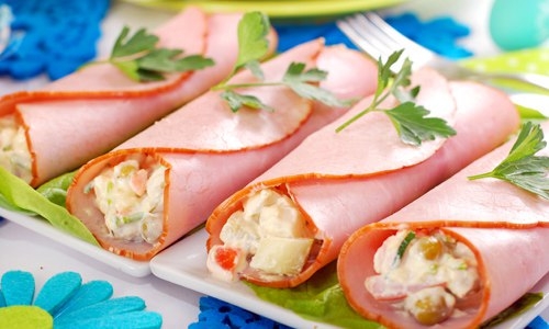 Рулетики из ветчины с грибами и сыром