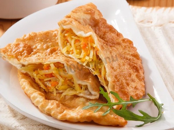 ЧЕБУРЕКИ С КАПУСТОЙ - СЫТНЫЕ И ХРУСТЯЩИЕ, ОЧЕНЬ АППЕТИТНЫЕ, С СОЧНОЙ НАЧИНКОЙ