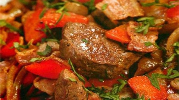 Мясо по-императорски. Название говорит само за себя! Мясо получается фантастически вкусным!