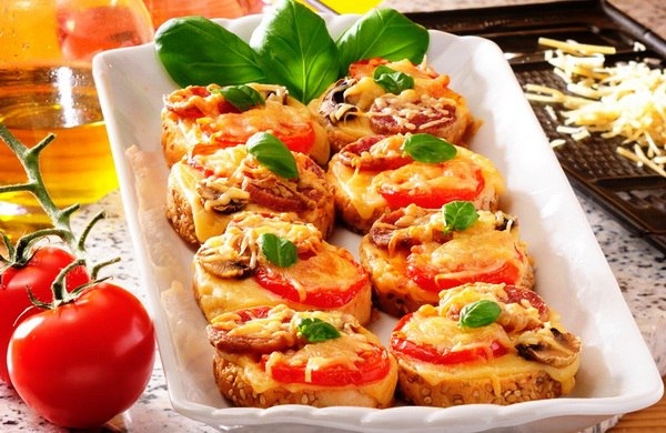 МИНИ-ПИЦЦА НА БАТОНЕ - ВКУС ЗАПОМИНАЕТСЯ НАВСЕГДА! МИНИ-ПИЦЦА НА БАТОНЕ - ВКУС ЗАПОМИНАЕТСЯ НАВСЕГДА!