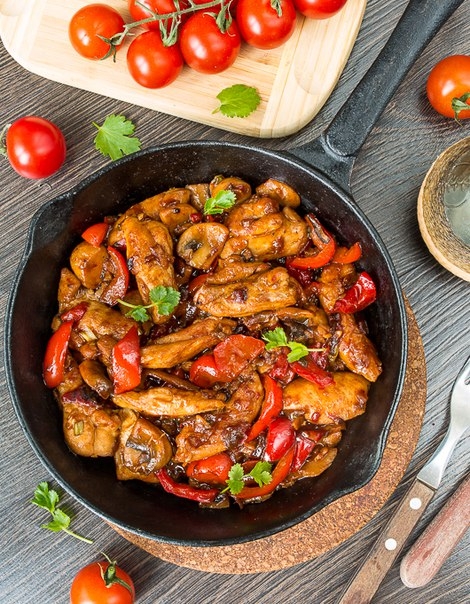 ОСТРАЯ КУРИЦА В СКОВОРОДЕ