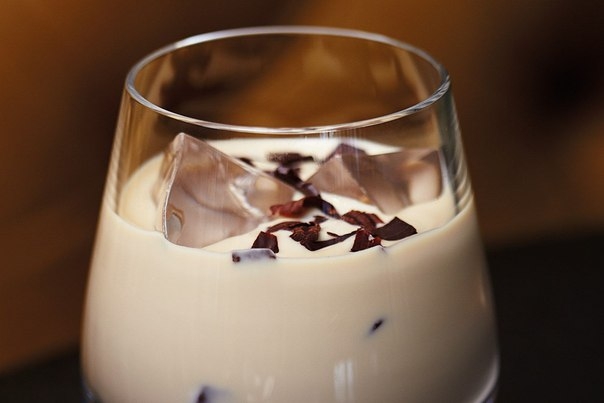 КОКТЕЙЛЬ "НЕЖНИЙ RUSSIAN CREAM" КОКТЕЙЛЬ "НЕЖНИЙ RUSSIAN CREAM"
