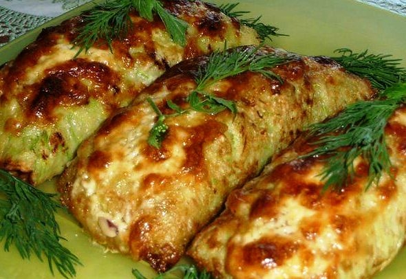 Кабачковый рулет с сосисками Кабачковый рулет с сосисками