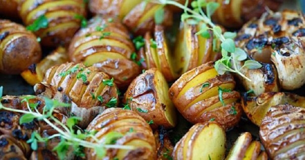 Картофель, запеченный с чесноком! Картофель, запеченный с чесноком!