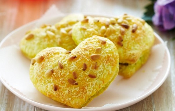 Слойки со шпинатом и сыром*