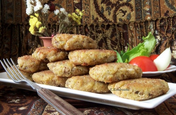 Картопляники с грибами и рыбой