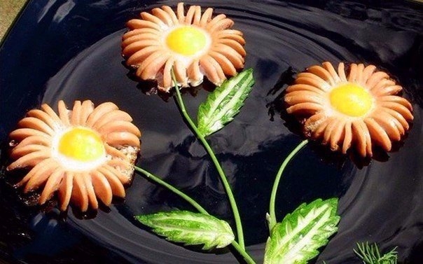 Жареные сосиски "Ромашки".