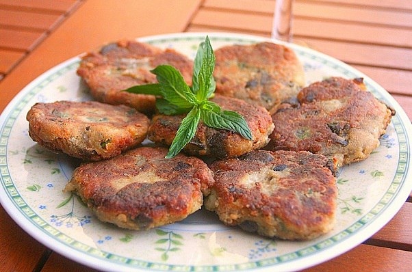 КОТЛЕТЫ ИЗ БАКЛАЖАНОВ ИЛИ... ДОЛОЙ МЯСНЫЕ! КОТЛЕТЫ ИЗ БАКЛАЖАНОВ ИЛИ... ДОЛОЙ МЯСНЫЕ!
