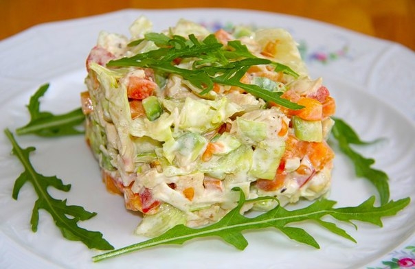Салат с курицей и болгарским перцем