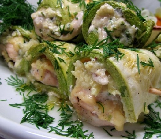 КАБАЧКОВЫЕ РУЛЕТЫ С КУРИЦЕЙ И СЫРОМ