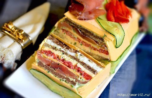 ЗАКУСОЧНЫЙ ТОРТ ИЗ СЫРА. ЗАКУСОЧНЫЙ ТОРТ ИЗ СЫРА.