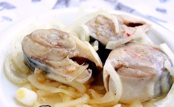 СКУМБРИЯ, МАРИНОВАННАЯ В ДОМАШНИХ УСЛОВИЯХ