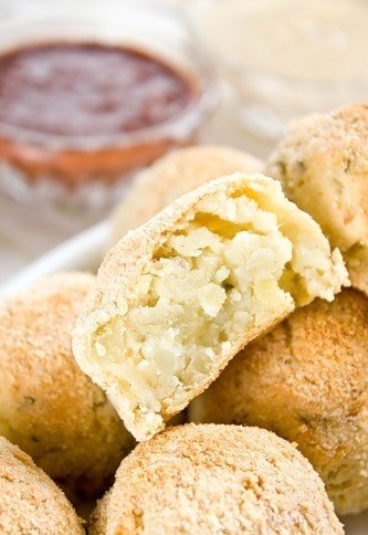 Картофельные крокеты с 2 соусами Картофельные крокеты с 2 соусами