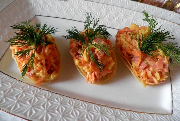 Морковная закуска на чипсах
