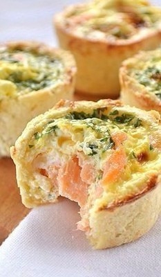 Песочные тарталетки с начинкой из сёмги.