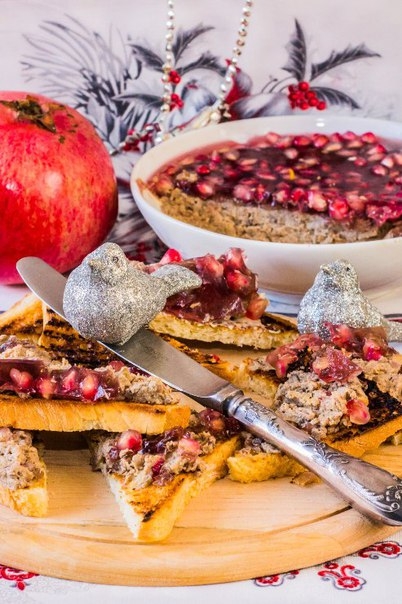КУРИНЫЙ ПАШТЕТ С АРОМАТОМ КОНЬЯКА ПОД ГРАНАТОВЫМ ЖЕЛЕ КУРИНЫЙ ПАШТЕТ С АРОМАТОМ КОНЬЯКА ПОД ГРАНАТОВЫМ ЖЕЛЕ