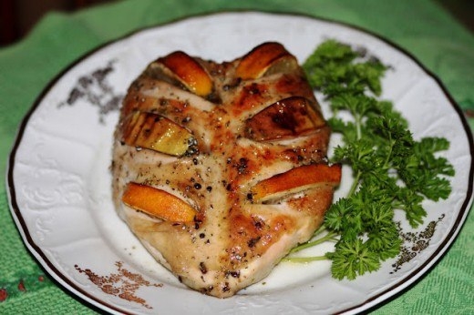 Куриные грудки запеченые с лимоном и яблоками