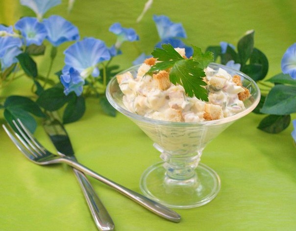 Салат с сыром и сухариками Салат с сыром и сухариками