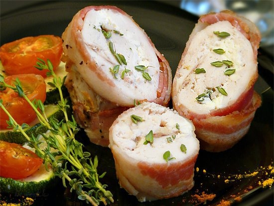 ФАРШИРОВАННЫЕ КУРИНЫЕ РУЛЕТЫ ФАРШИРОВАННЫЕ КУРИНЫЕ РУЛЕТЫ