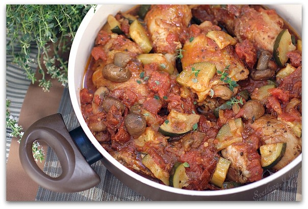 Курица по-итальянски с цукини и шампиньонами Курица по-итальянски с цукини и шампиньонами