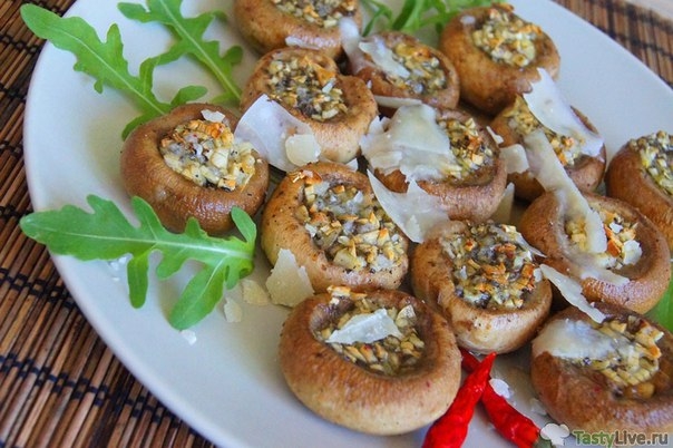 Закуска из шампиньонов с чесноком и сыром Закуска из шампиньонов с чесноком и сыром