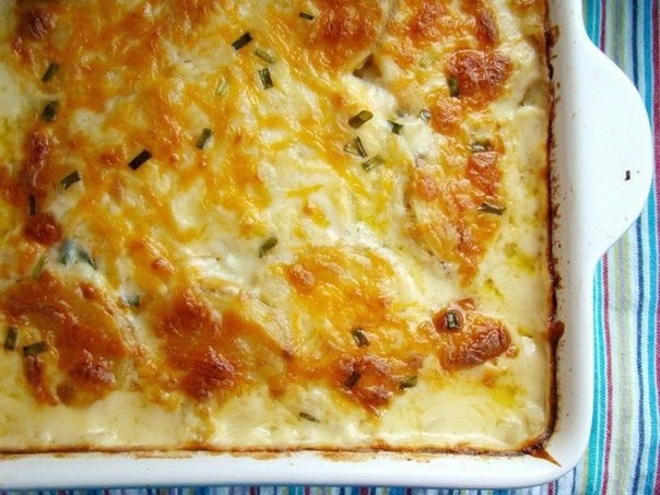 ЗАПЕЧЁННЫЙ В ДУХОВКЕ КАРТОФЕЛЬ С СЫРНЫМ СОУСОМ